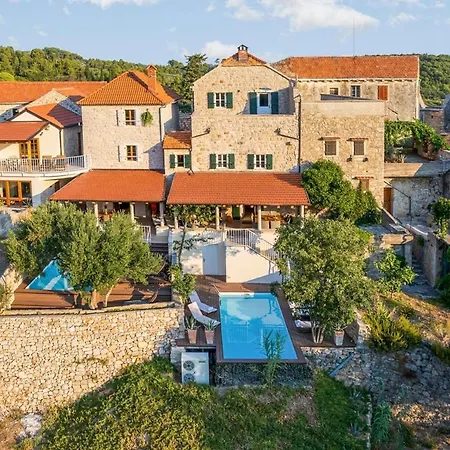 Irma Villa